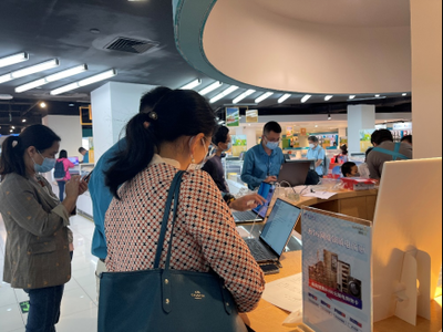 深圳消費(fèi)電子和家電補(bǔ)貼啟動(dòng)首日 市民熱情高漲，商家競(jìng)相發(fā)力，電子產(chǎn)品銷售迎來(lái)熱潮