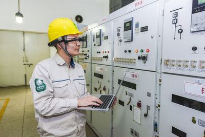 5G+北斗賦能，智能穿戴與AR眼鏡引領云端保電新紀元